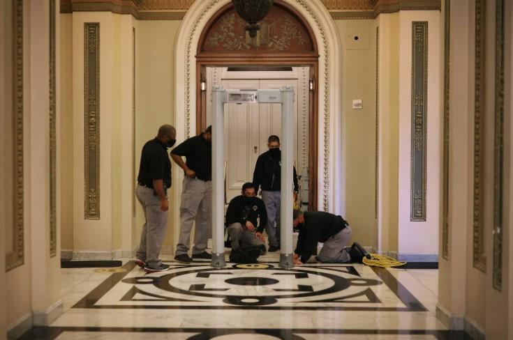 Svi članovi Kongresa i Kapitola moraju proći kroz detektore metala kako bi prisustvovali glasanju - Avaz