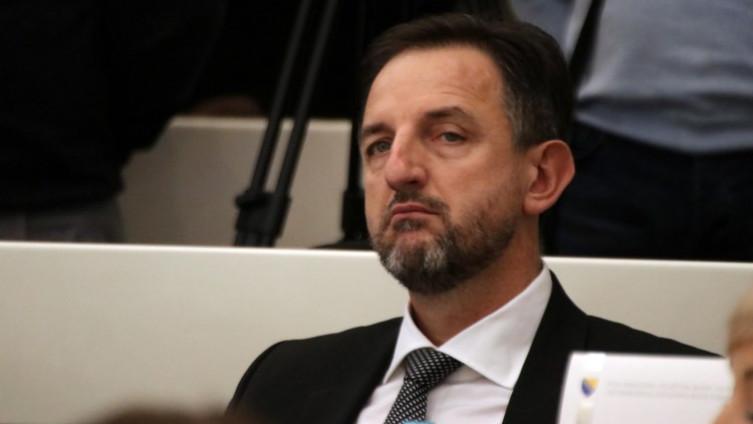 Mahmutović podnio krivičnu prijavu protiv direktorice OŠ "Petar Kočić"