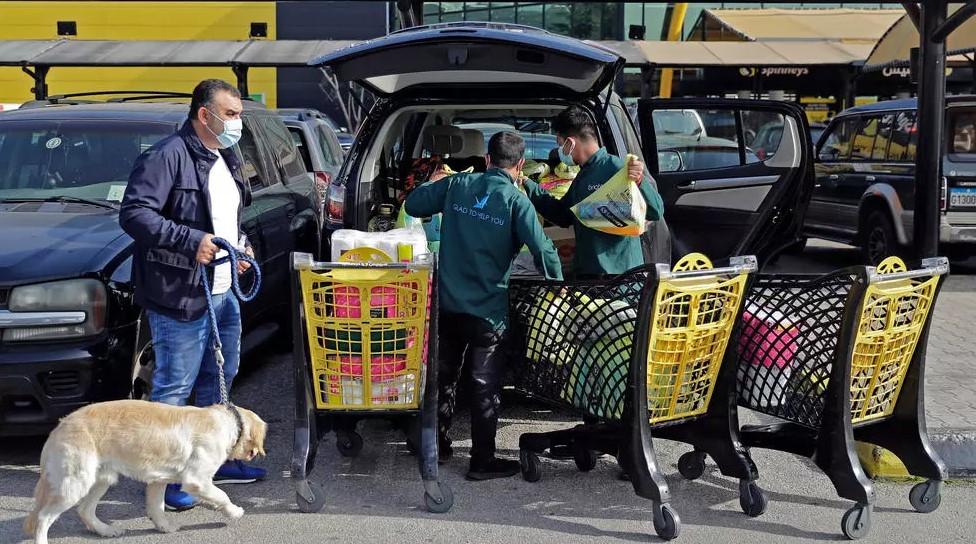 Lebanese have been scrambling to stock up on essential supplies for days in readiness for the strict new lockdown under which supermarkets will offer delivery services only - Avaz