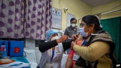 Najveći program imunizacije na svijetu: Indija počela vakcinaciju 300 miliona ljudi