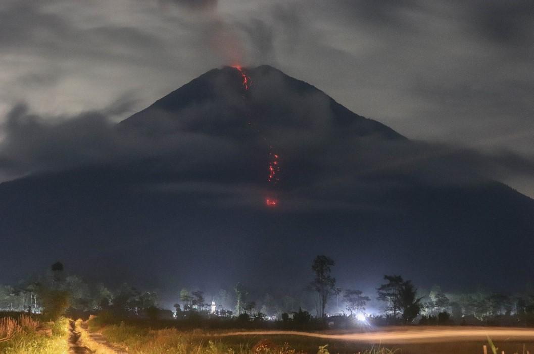 Eruptirao vulkan Semeru