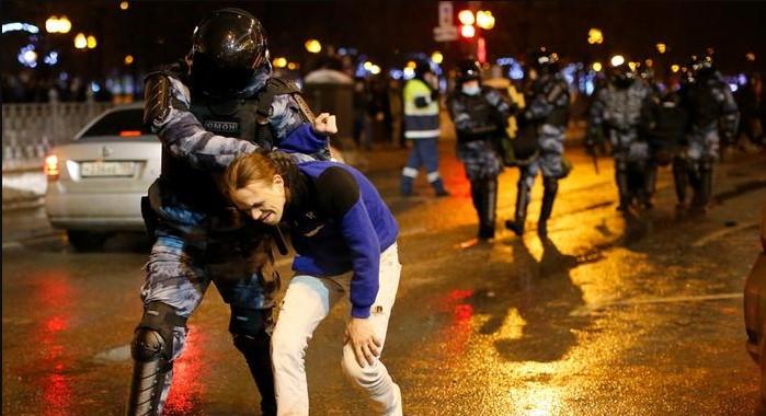 Rusija: Policija razbila demonstracije - Avaz
