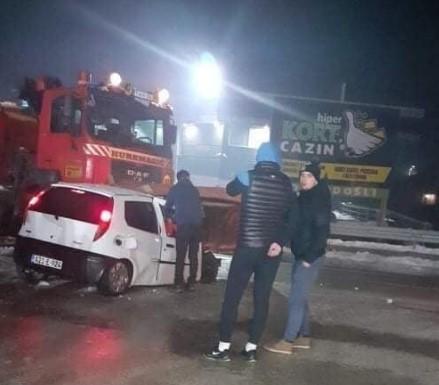S mjesta nesreće: Fiat udario u grtalicu - Avaz