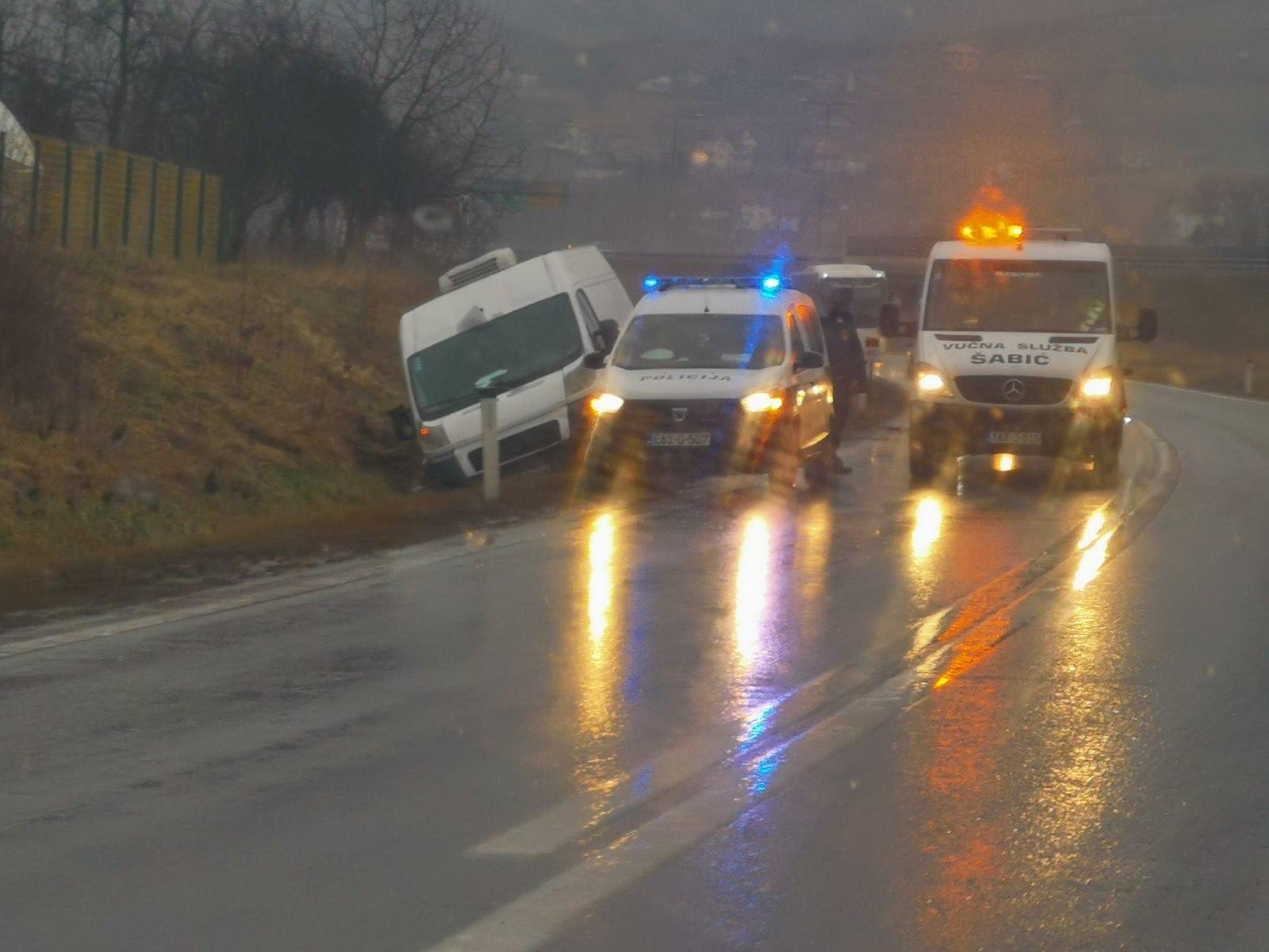 Policija na mjestu nesreće - Avaz