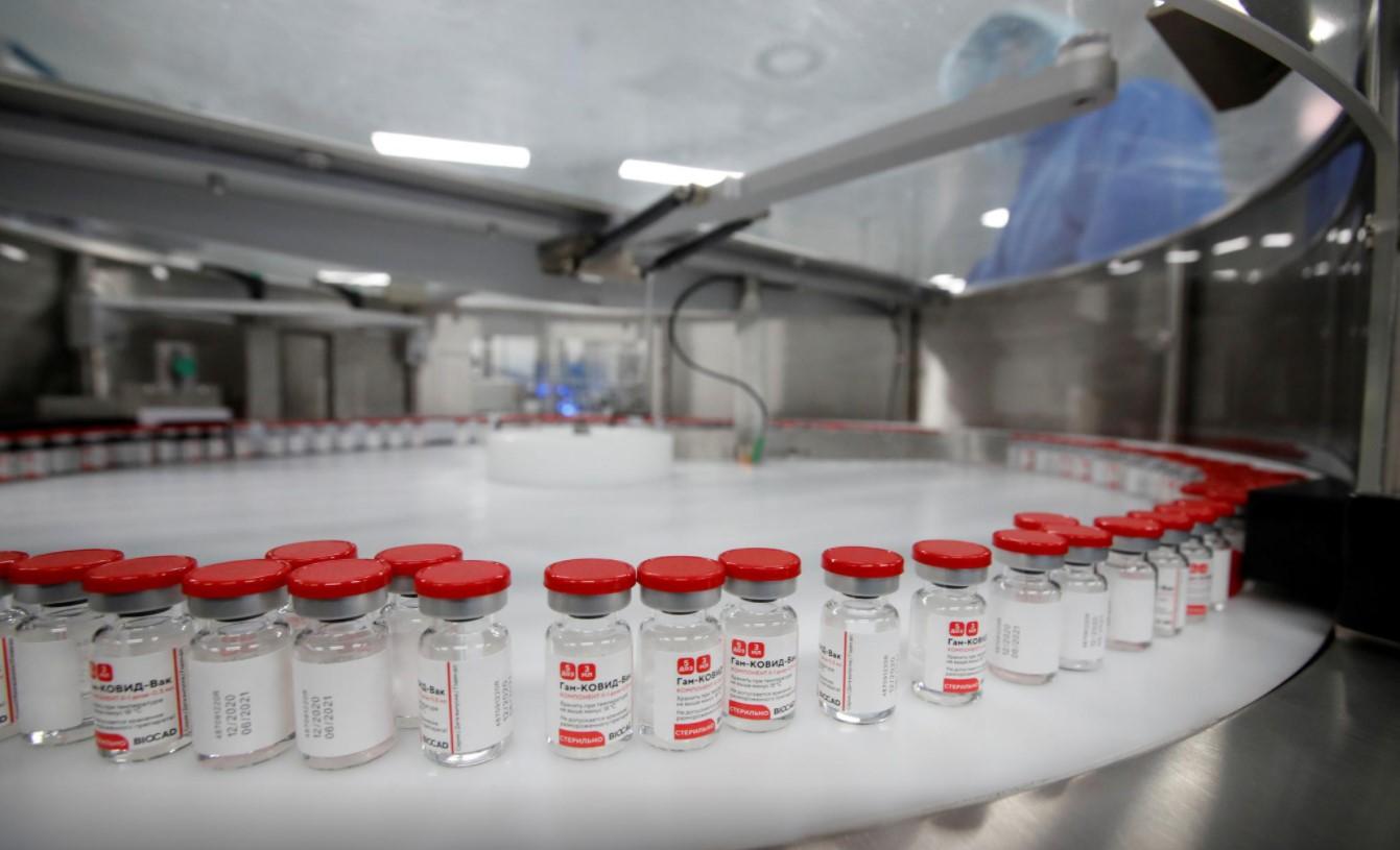 A view shows vials during the production of Gam-COVID-Vac, also known as Sputnik-V, vaccine against the coronavirus disease (COVID-19) at a facility of BIOCAD biotechnology company in Saint Petersburg, Russia December 4, 2020. - Avaz