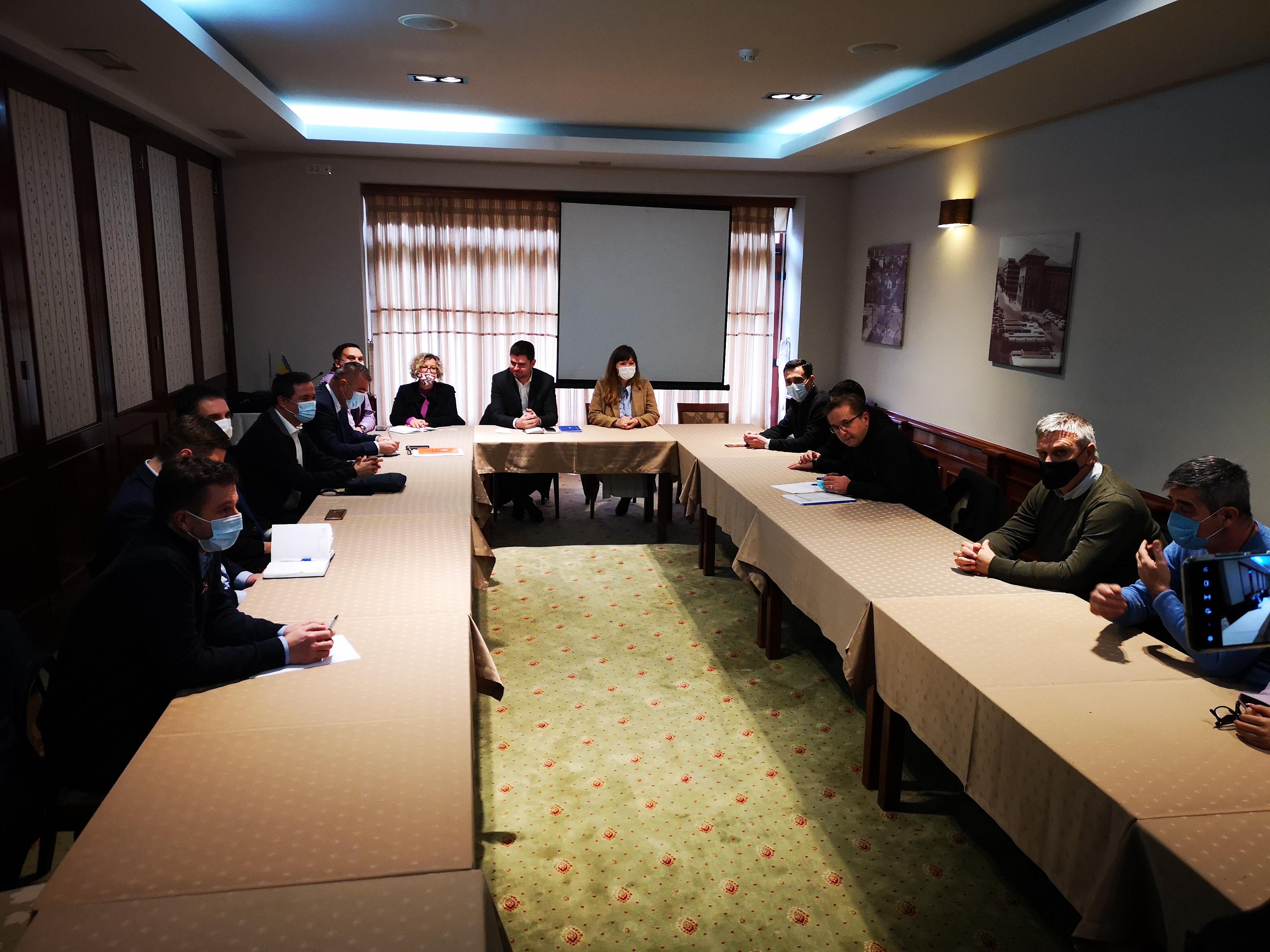 Prvi sastanak stranaka koje imaju vijećnike u Gradskom vijeću Mostara