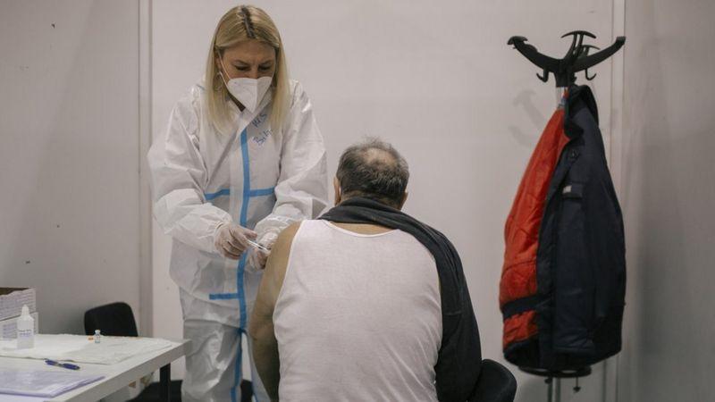 U Srbiji je do sada protiv koronavirusa vakcinisano 495.964 građana - Avaz