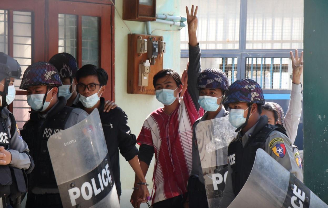 Students arrive at a court after being arrested in a demonstration against the military coup, in Mandalay, Myanmar, February 5, 2021. - Avaz