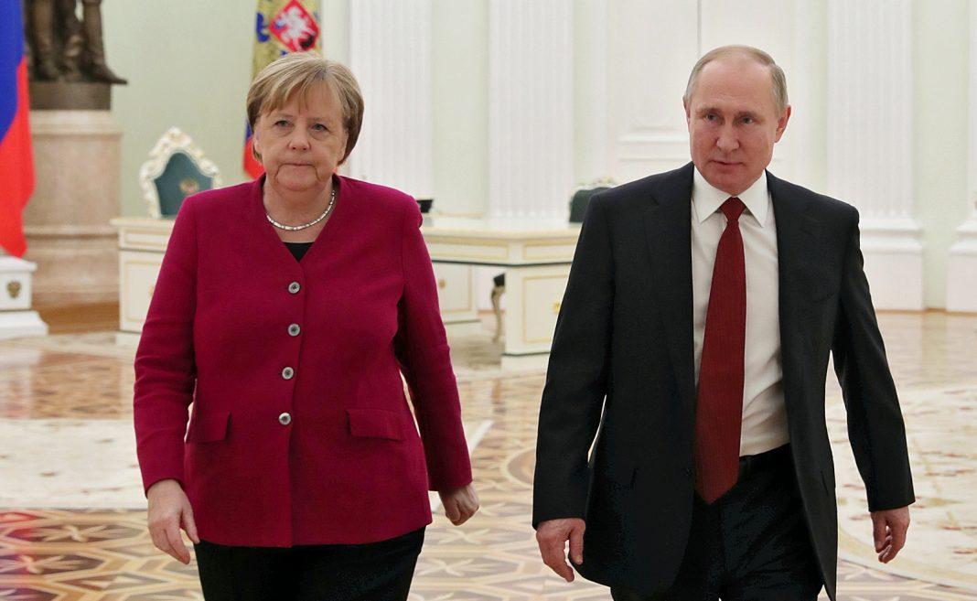 Angela Merkel i Vladimir Putin - Avaz
