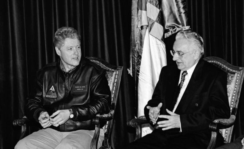 Bill Clinton obvezao je "razbojnike" Tuđmana i Miloševića na Dejton, smatra Bajden - Avaz