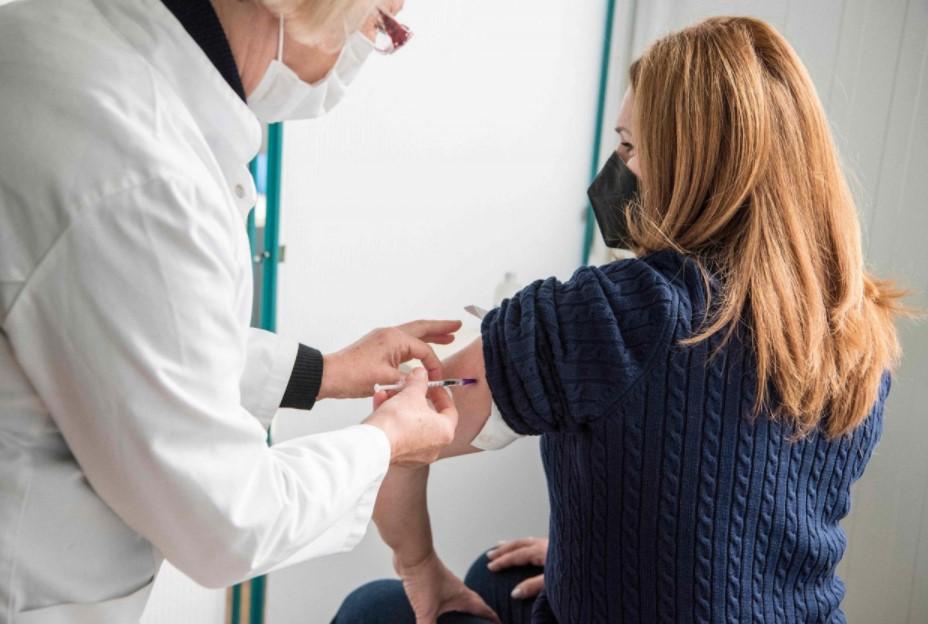 Naučnici su pozvali vlade da odgode primjenu druge doze cjepiva Pfizer-BioNTecha - Avaz