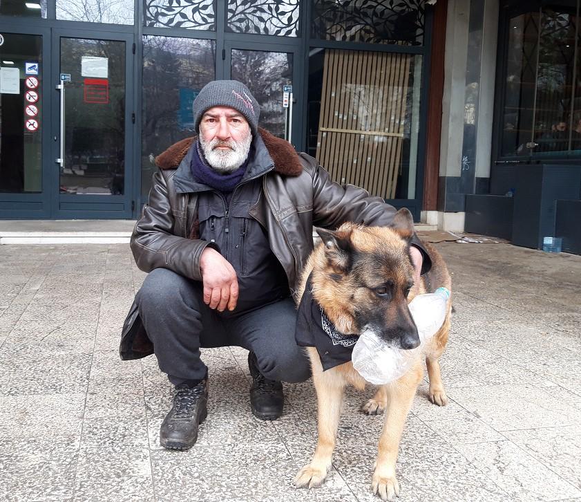 Ramiz Dedić živ i zdrav: Dvadeset godina sam na ulici i živim kraljevski