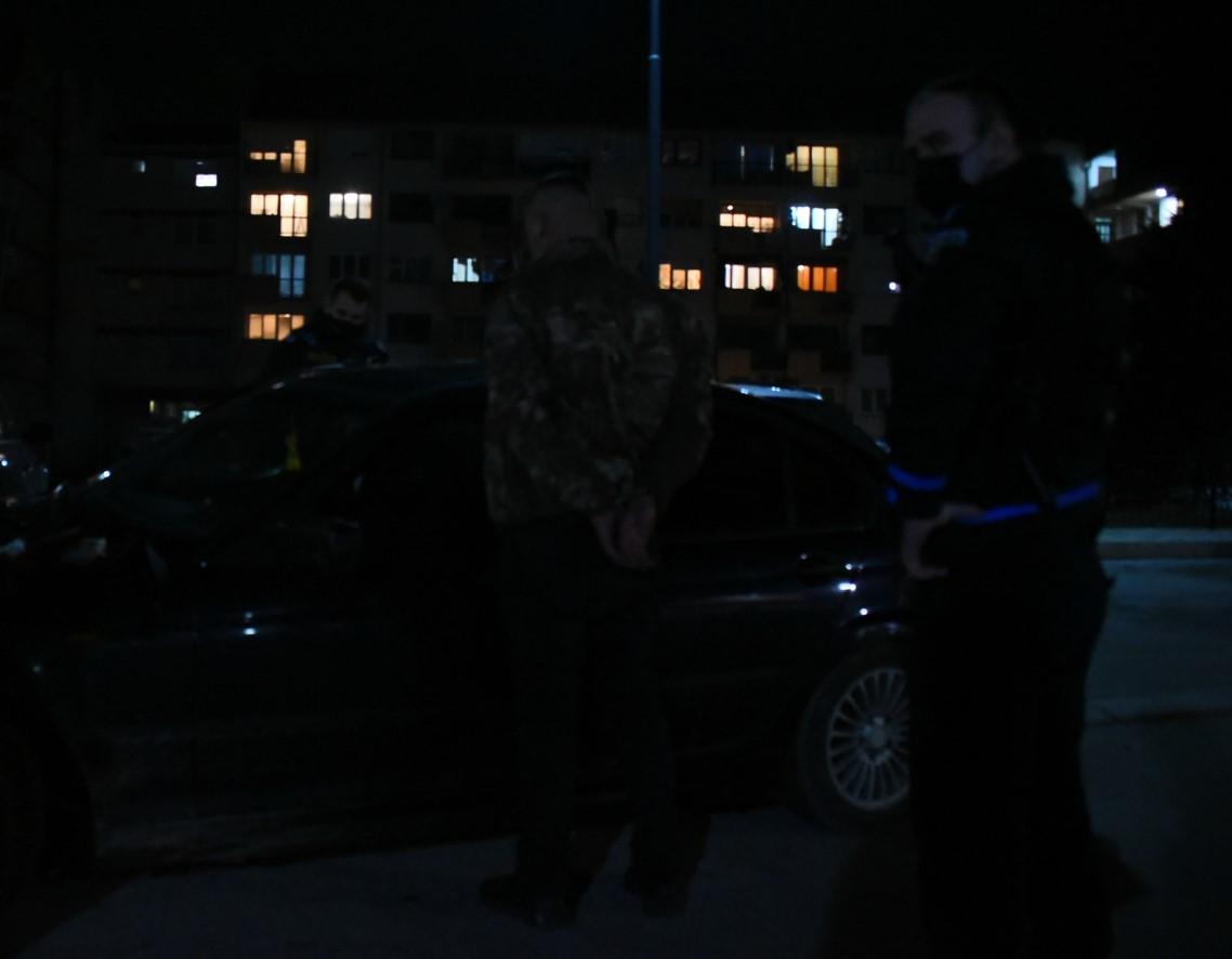 Policija češljala vozilo - Avaz