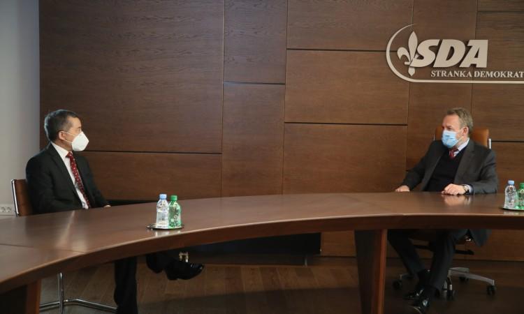 Izetbegović primio ambasadora Ji Pinga: Nabavka vakcina u fokusu razgovora