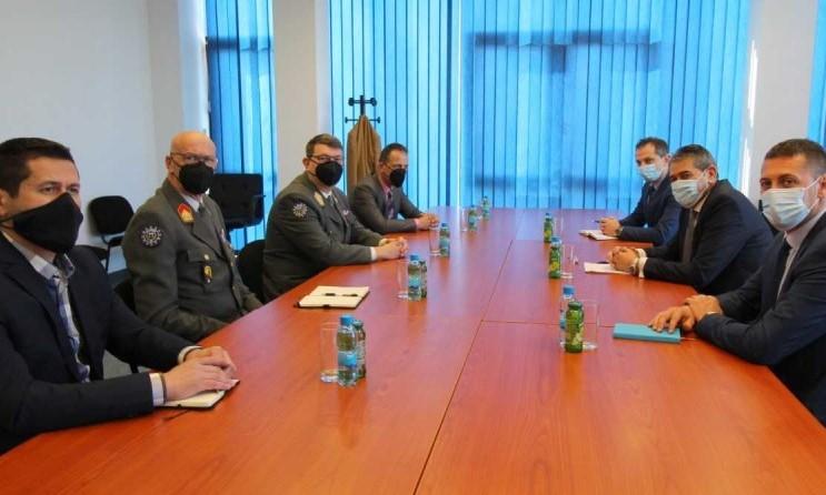 EUFOR Assistant Commander, Brigadier Herbert Haller, Law Enforcement Liaison Officer Aleš Perko, Deputy Director of the Service for Foreigners' Affairs Mirsad Buzar, and Chief of Staff Branislav Mojević also attended the meeting - Avaz