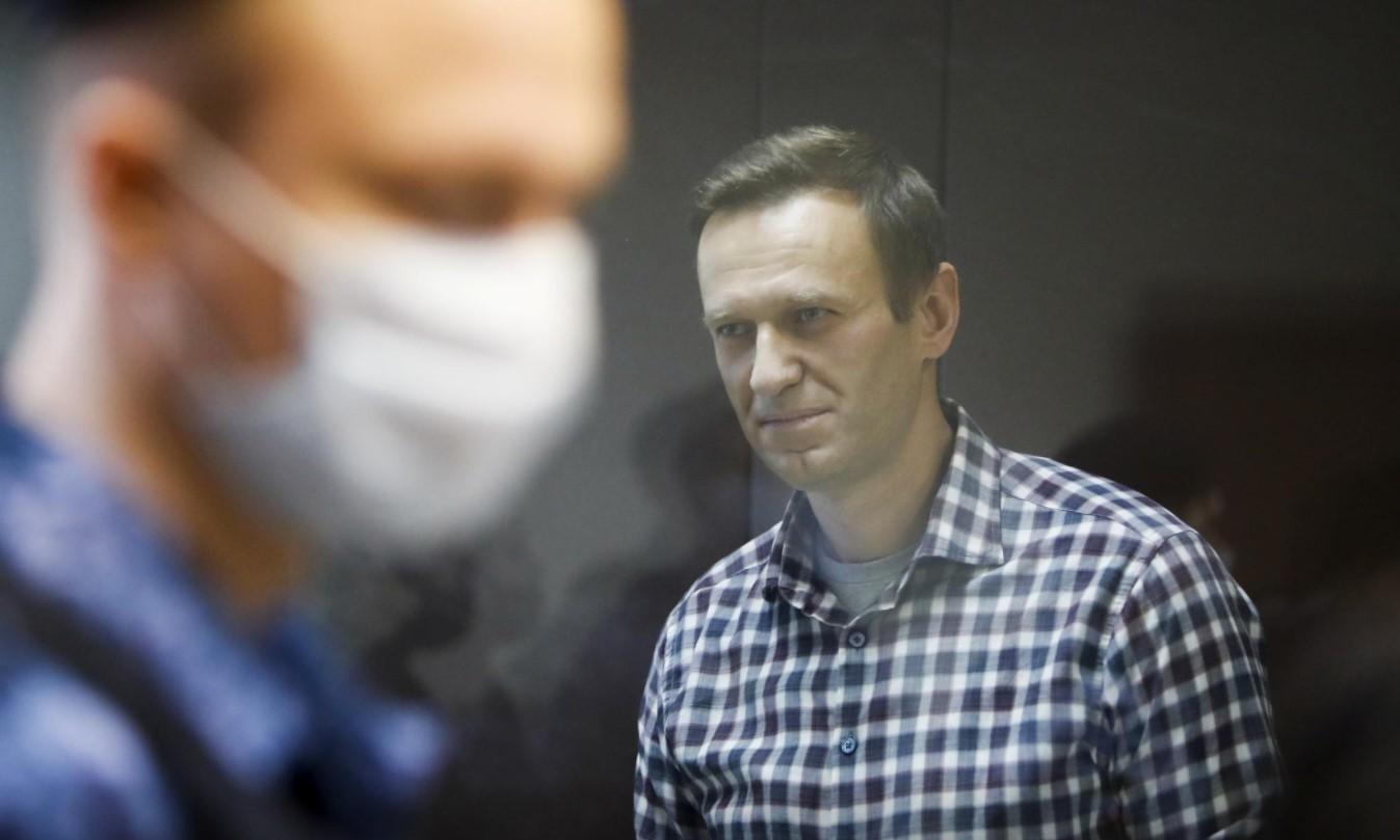 Russian opposition politician Alexei Navalny attends a hearing to consider an appeal against an earlier court decision to change his suspended sentence to a real prison term, in Moscow, Russia February 20, 2021. - Avaz