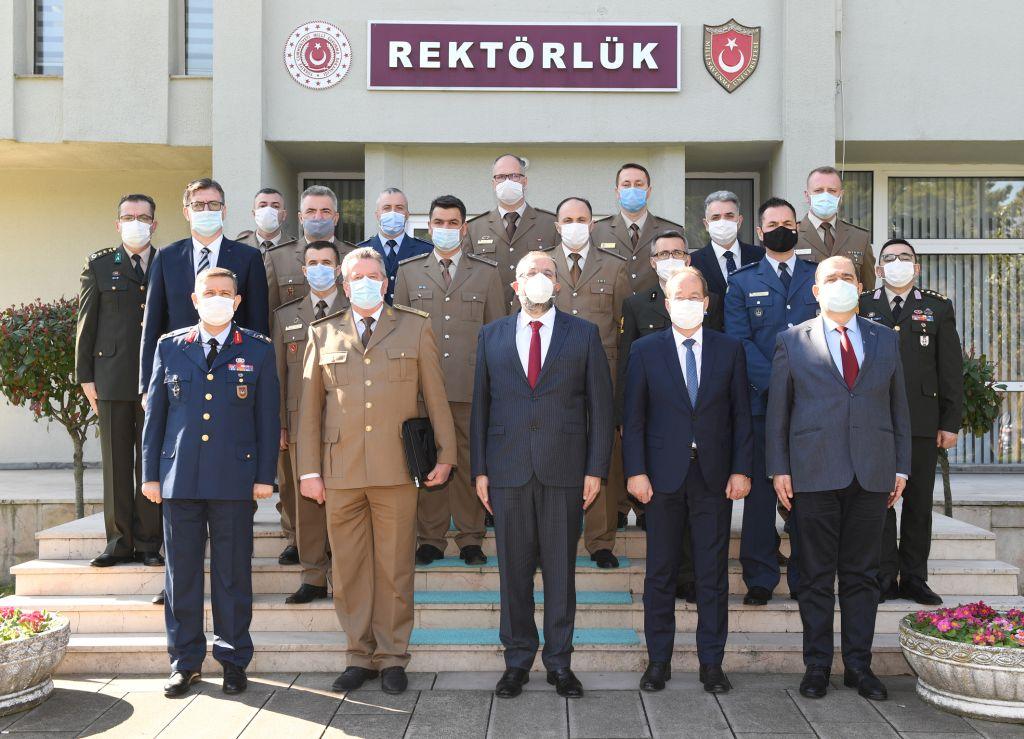 Podžić visits cadets and members of AFB&H who are undergoing training in Turkey