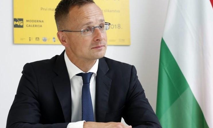 Hungarian Minister Szijjártó visiting B&H, brings a donation of PCR tests