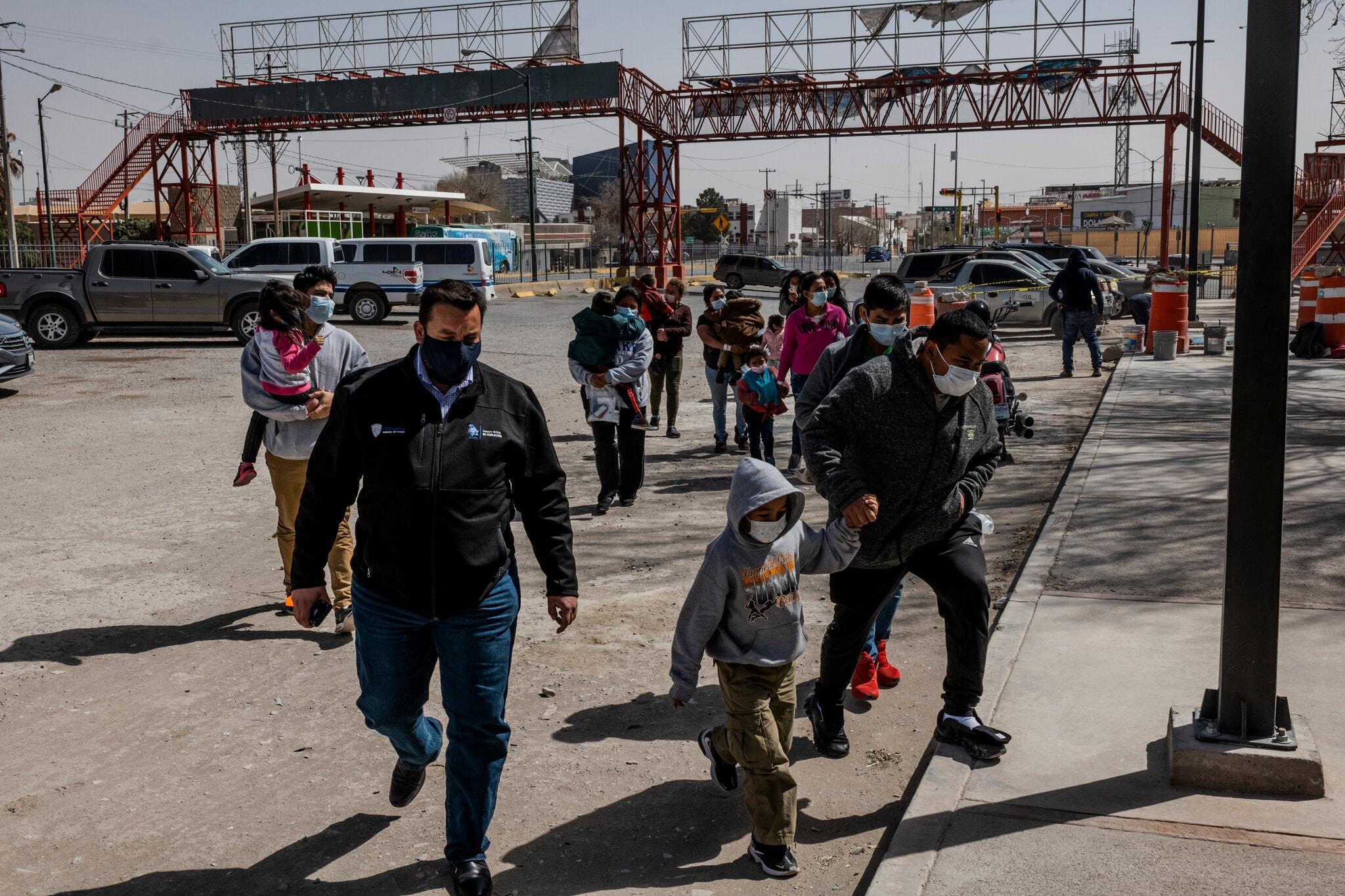 Bajden poziva Meksiko da zaustavi priliv migranata u SAD