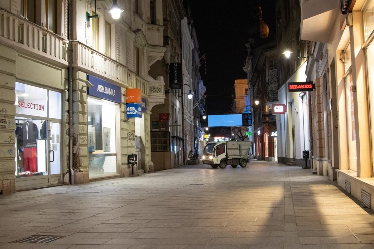 Policijski sat u Sarajevu, ulice puste