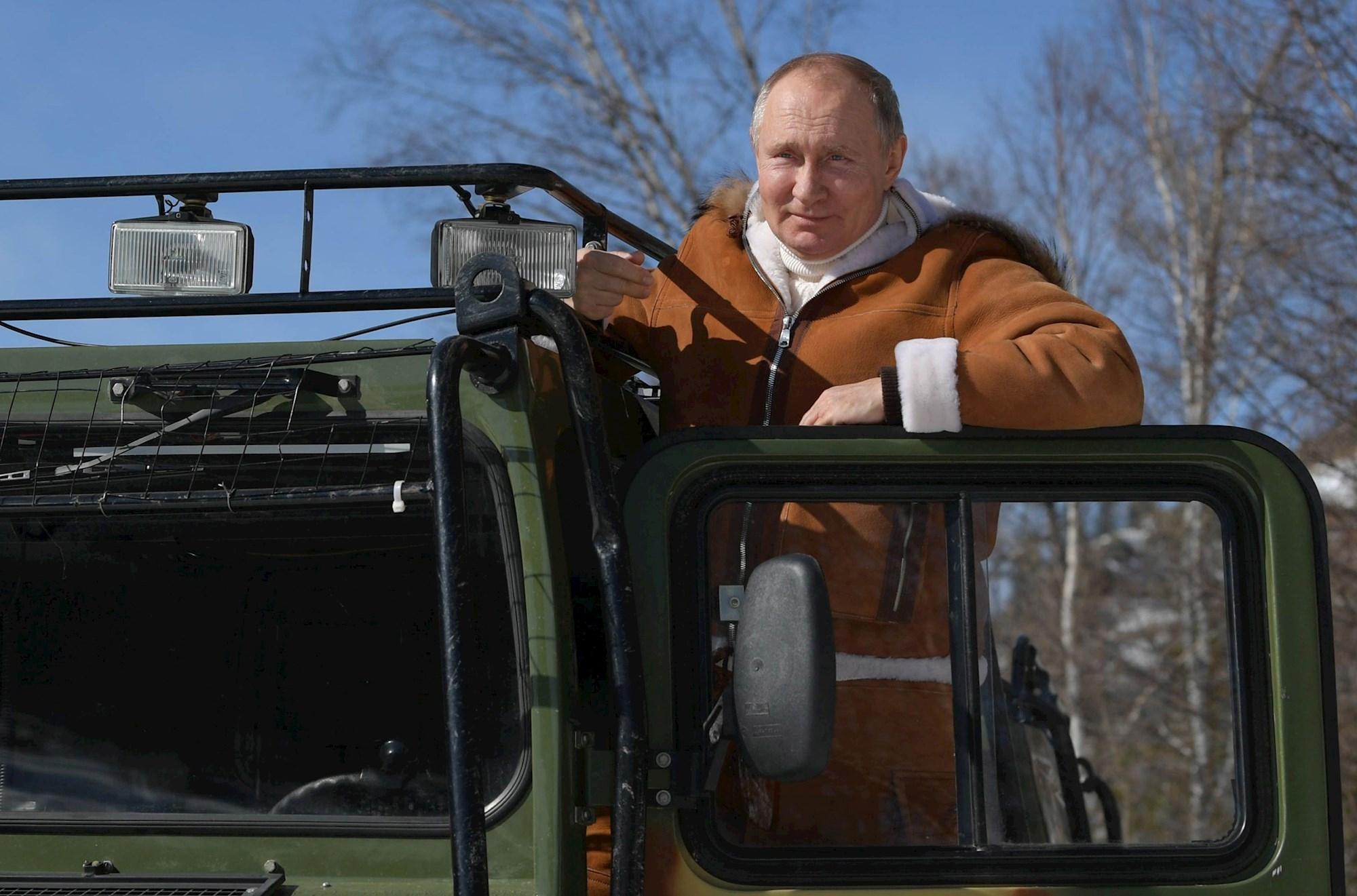 Putin vikend proveo u Sibiru s ministrom obrane: Vozili su se terencem