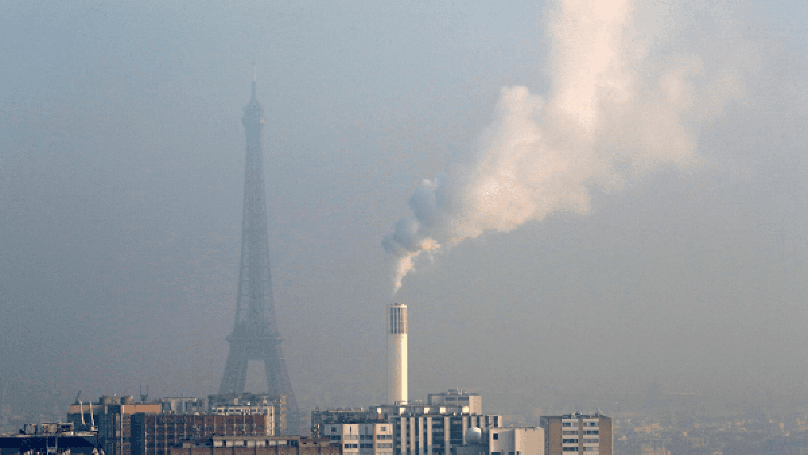 Paris metro operator sued over air pollution