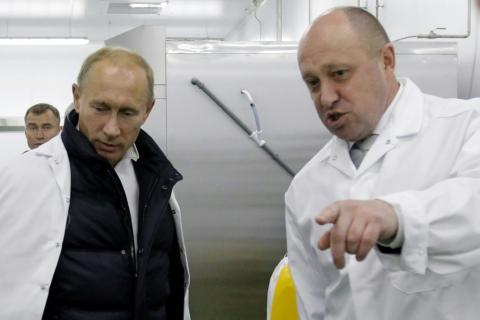 'Putin's chef' demands FBI remove him from wanted list