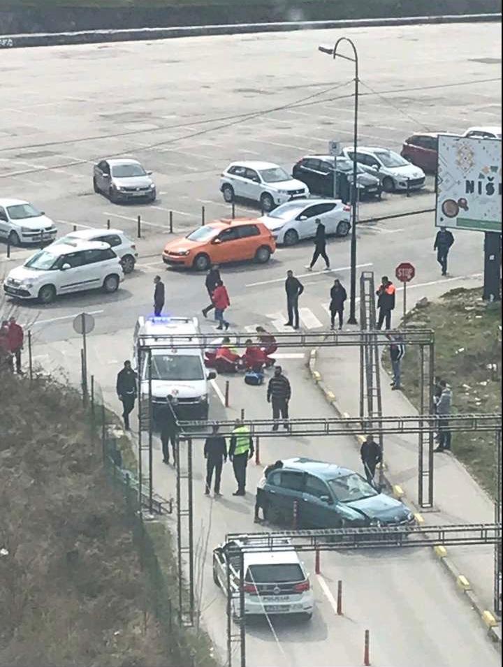 "Avaz" saznaje: Muškarac koji je danas udaren automobilom u centru Sarajeva, preminuo na KCUS-u: Vozač osumnjičen za ubistvo