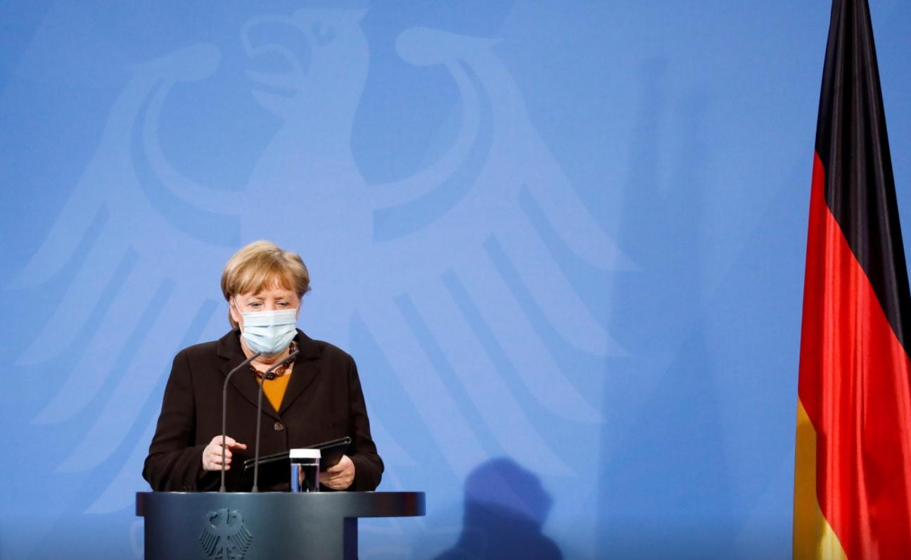 German Chancellor Angela Merkel arrives for a news conference after a virtual meeting with federal state governors at the chancellery in Berlin, Germany, March 30, 2021. - Avaz