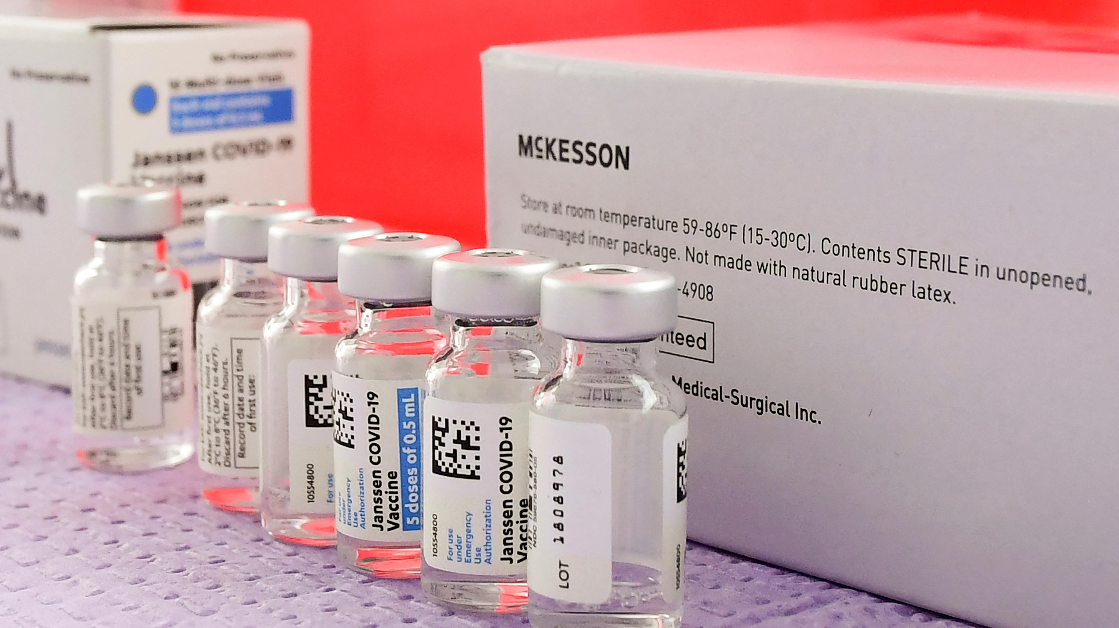 "Johnson & Johnson" testira svoju vakcinu na adolescentima, uskoro će i na trudnicama