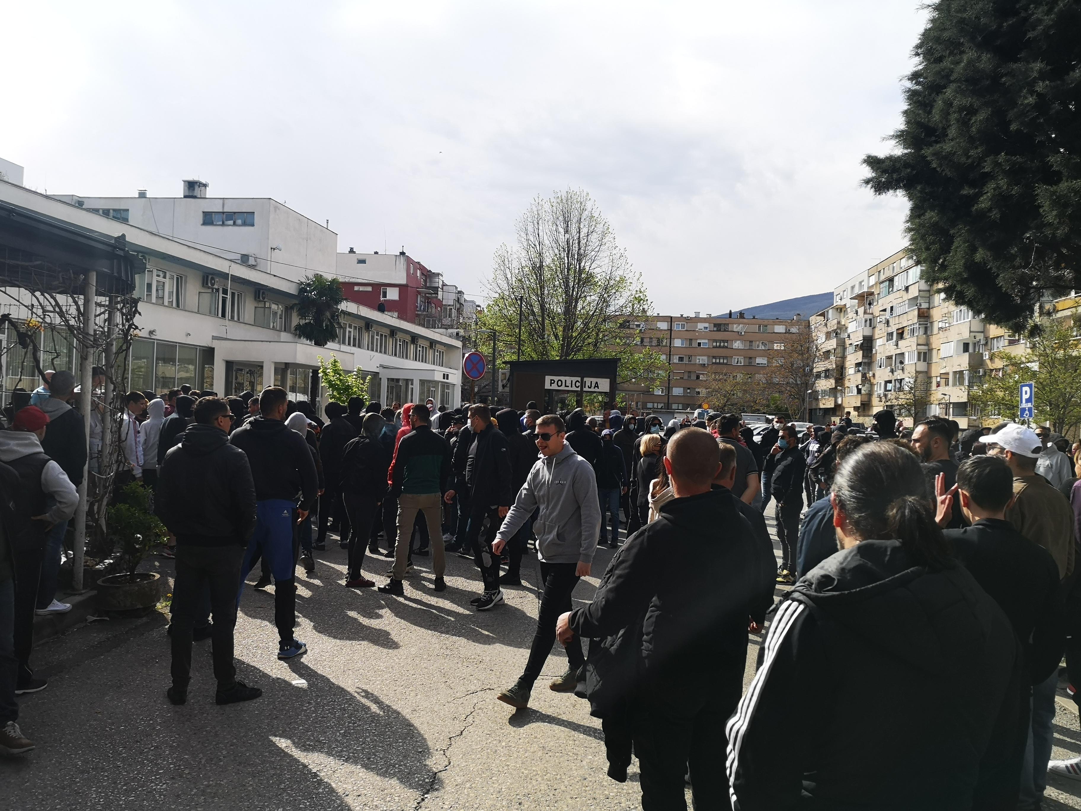 Incident ispred PU Mostar - Avaz