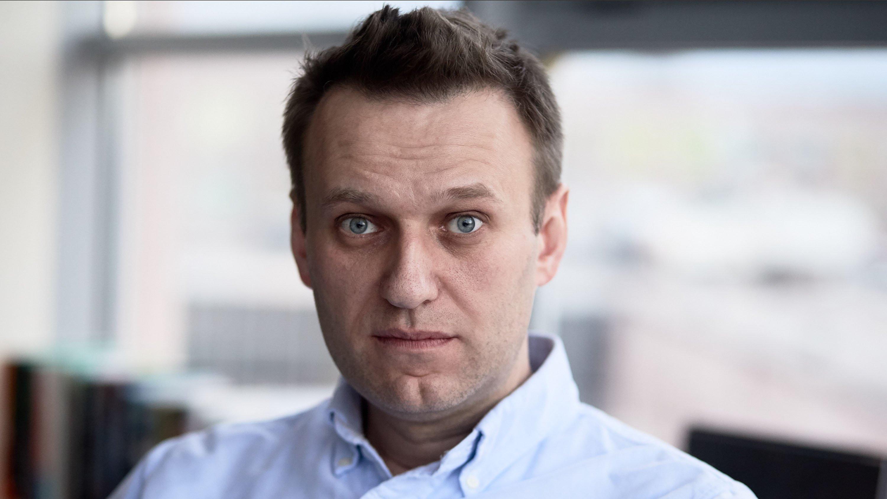 Russian prison threatens to force-feed Navalny