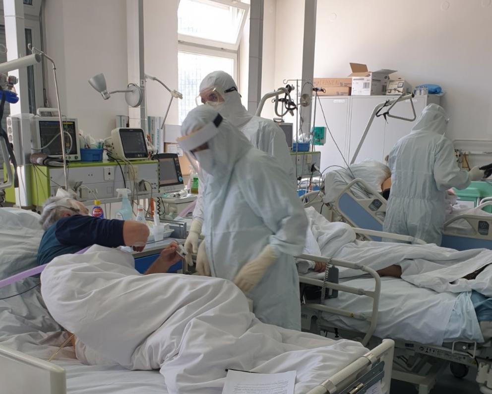 Dva pacijenta su na respiratoru, a četiri na neinvazivnoj mehaničkoj ventilaciji - Avaz