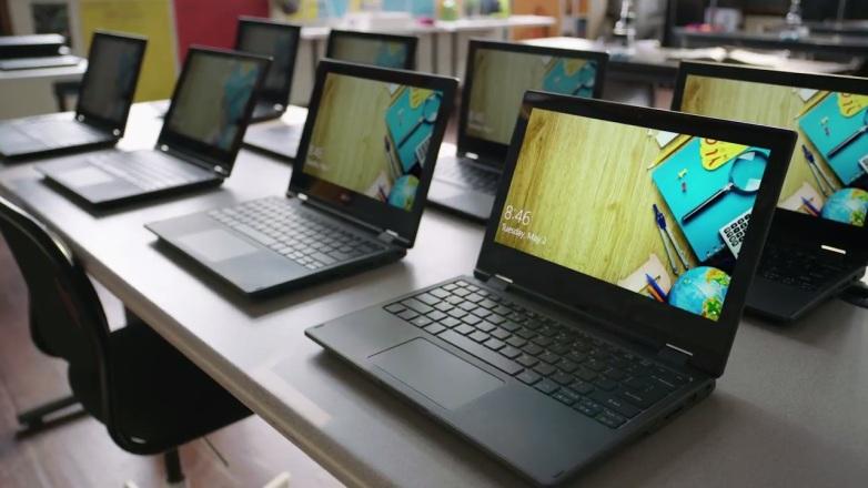 Osnovnim školama je donirano 70 laptopa - Avaz