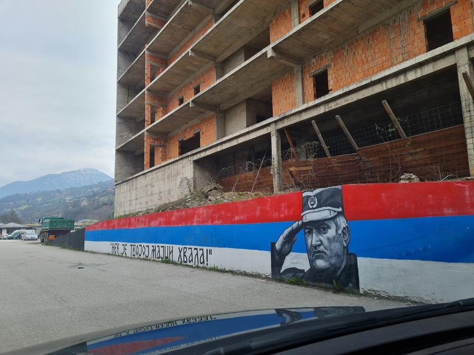Murali posvećeni osuđenom ratnom zločincu Ratku Mladiću