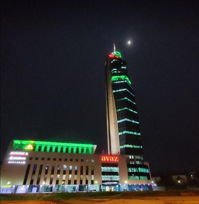 Povodom obilježavanja Dana planete Zemlje, "Avaz Twist Tower" u zelenoj boji