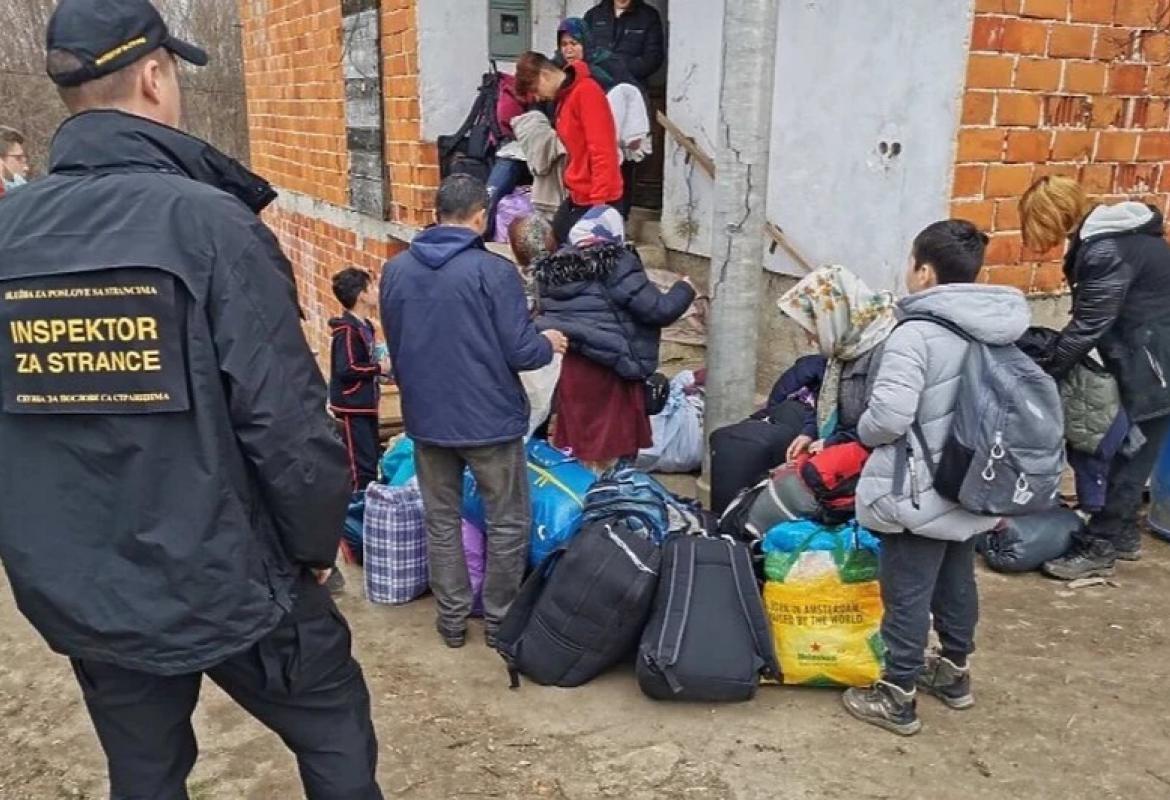 Migranti su premješteni u privremeni prihvatni centar - Avaz