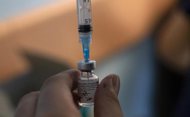 Šokantan slučaj u Njemačkoj: Vakcine protiv korone napunila fiziološkom otopinom