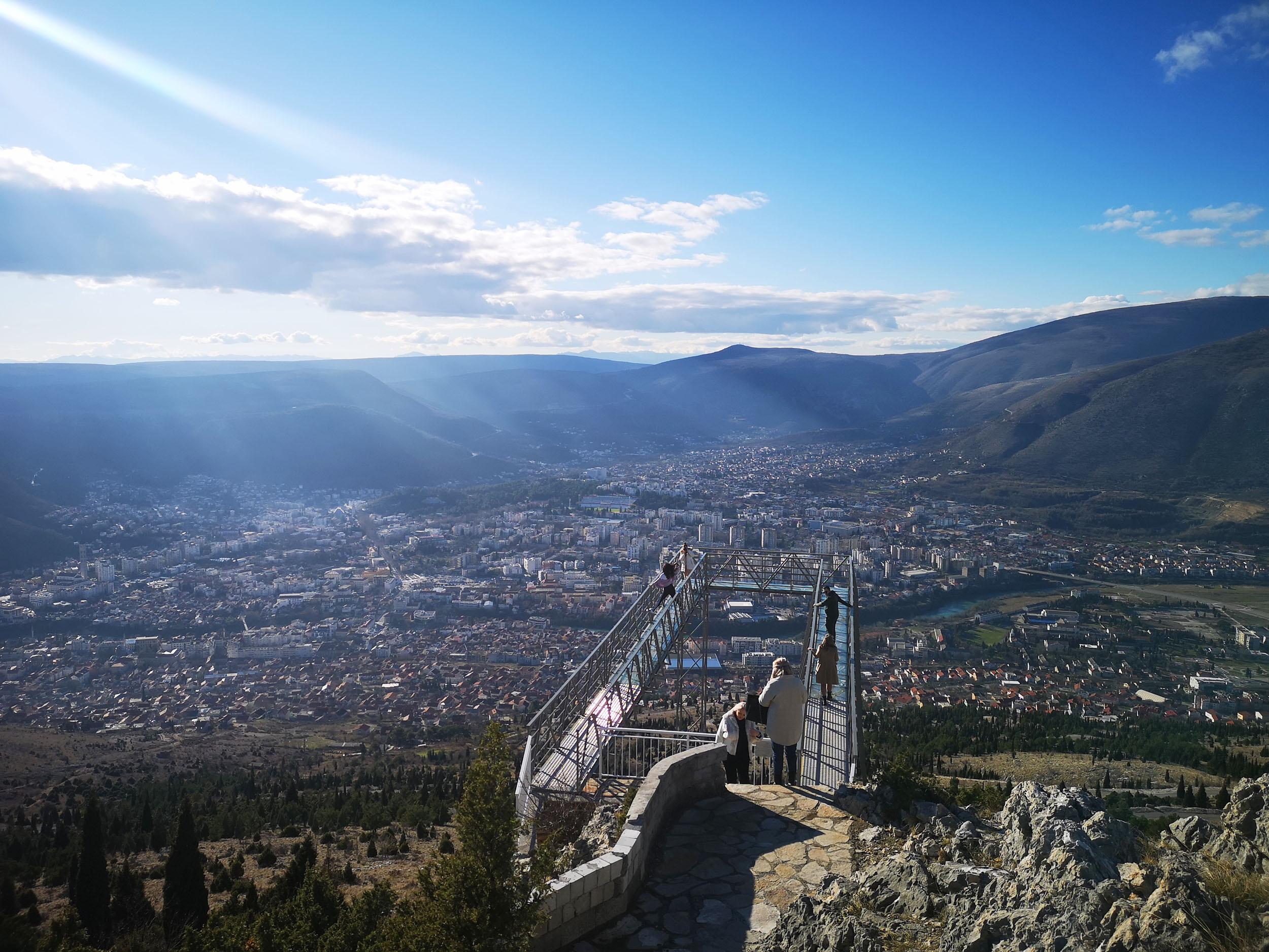 „Nebeska šetnica“ u Mostaru oduzima dah