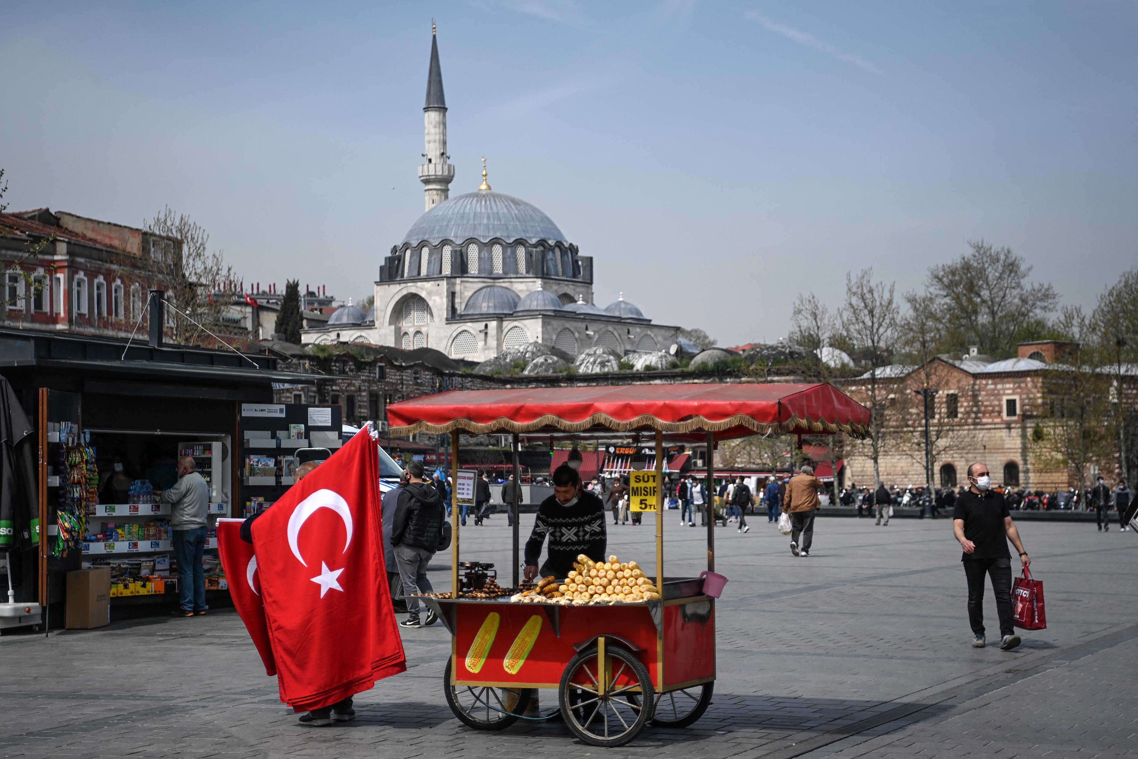 Turska neće tražiti PCR test za posjetioce iz 16 država i regija