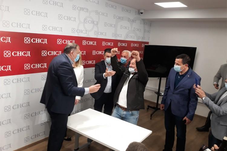 Milorad Dodik izgubio u tucijadi od Zorana Markovića