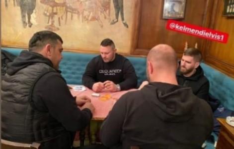 They threatened the journalists of "Dnevni avaz", and after that collectively went to Denis Stojnić's cafe