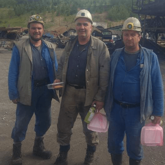 Podijeljeni iftari rudarima prije smjene - Avaz