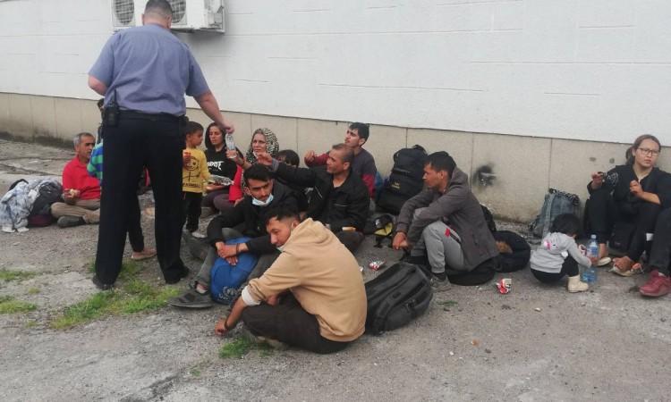 Oko 60 migranata iz Afganistana noć provelo u Goraždu