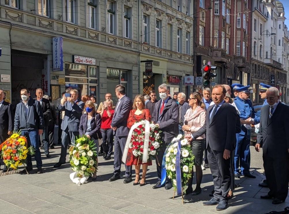 Dan pobjede nad fašizmom: Delegacije položile cvijeće ispred Vječne vatre