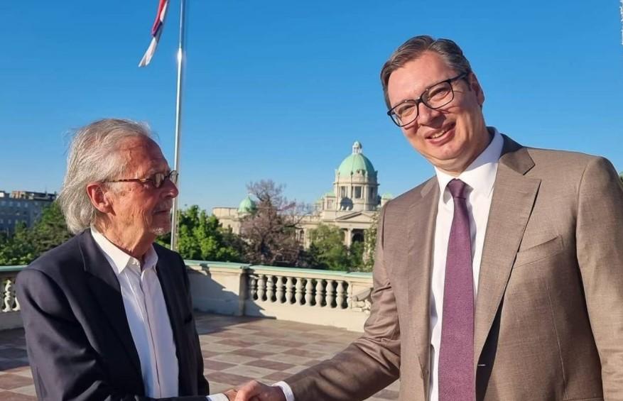 Vučić uručio visoko priznanje kontroverznom piscu Peteru Handkeu