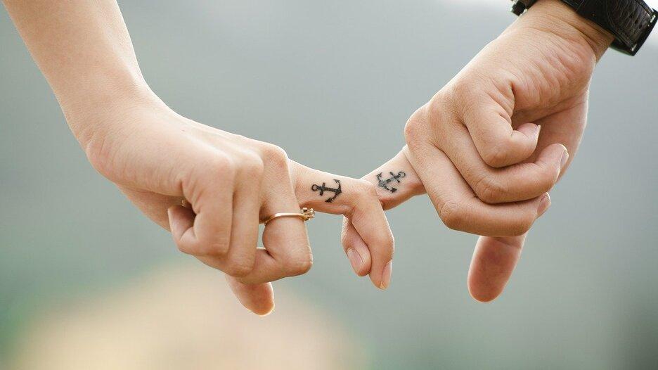 Tetovaže na prstima: One su rezervisane za već 'išarane' ljude - Avaz
