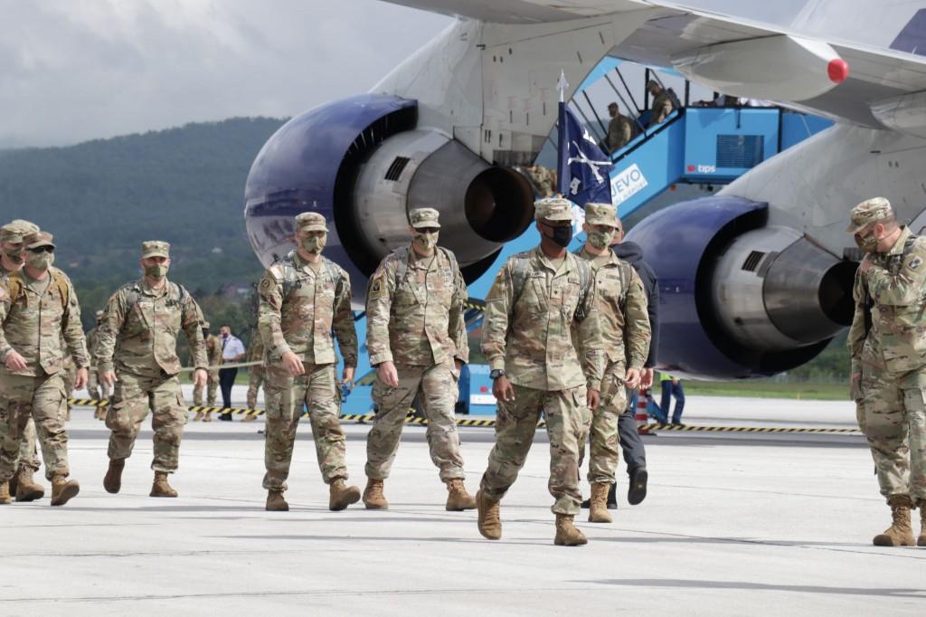 US soldiers after disembarking from the plane - Avaz