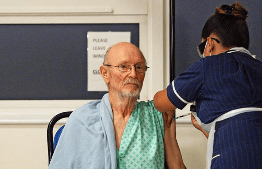 Preminuo muškarac koji je prvi na svijetu primio vakcinu protiv korone