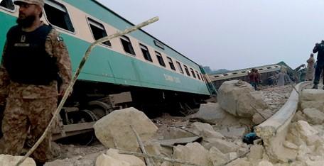 U sudaru dva voza u Pakistanu poginulo najmanje 30 ljudi